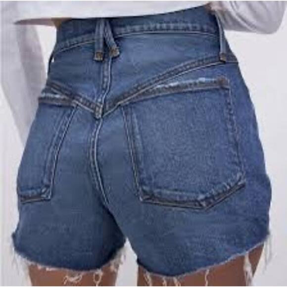 Good American Good 90s High Rise Distressed Denim Cutoff Shorts Size 10/30 - Picture 1 of 12